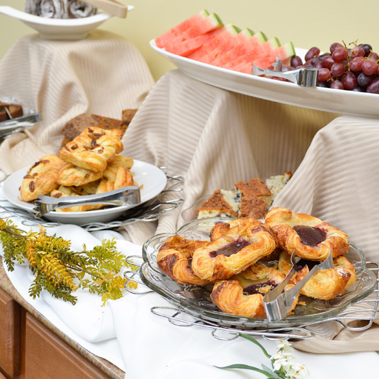 The Atlantic Oceanside Hotel features a complementary continental breakfast.