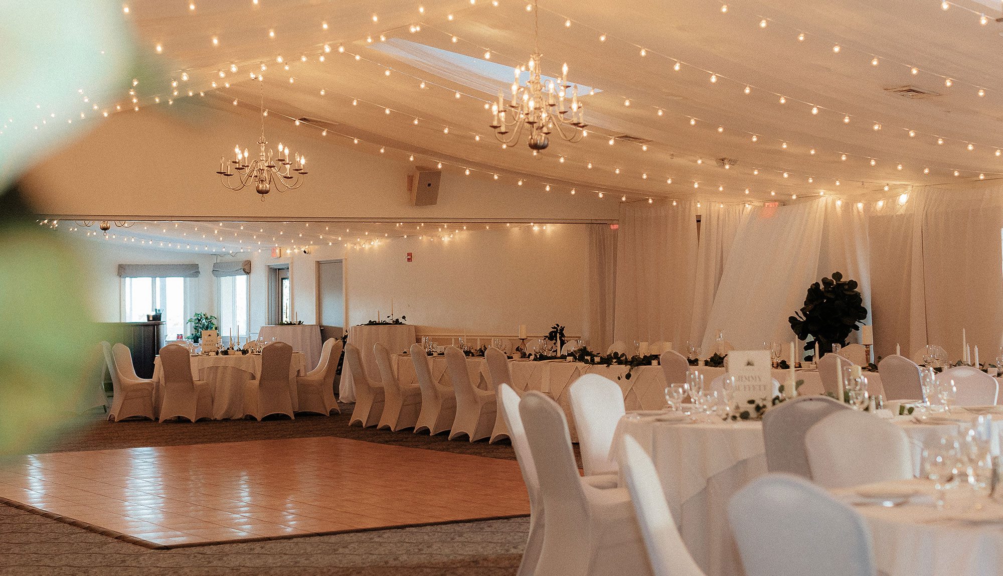 Atlantic Oceanside Hotel rehearsal dinner tables